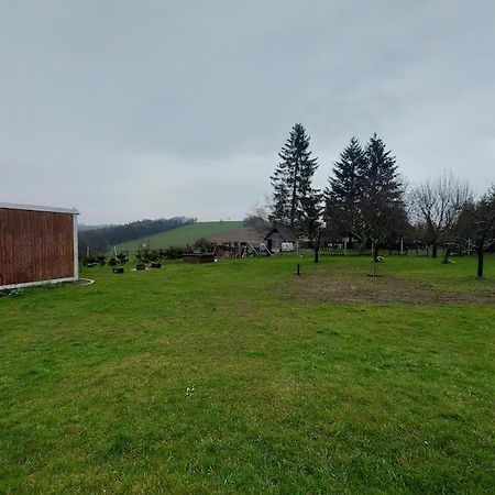 Tvrdkov Dum Nedaleko Resovskych Vodopaduヴィラ エクステリア 写真
